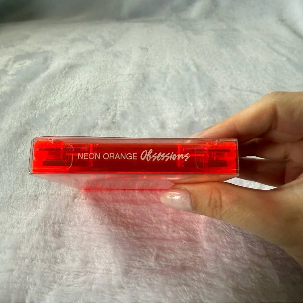 HUDA Beauty NEON Orange Obsessions Vibrant Eyeshadow Palette